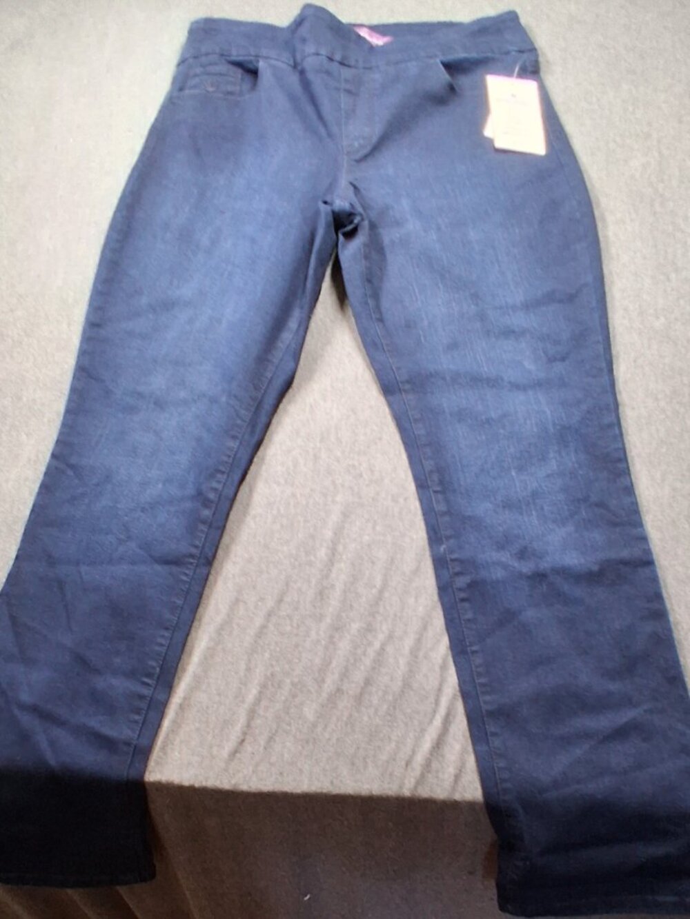 Gloria Vanderbilt average jeans size 14 dark denim New with tags